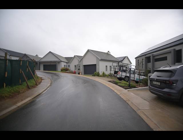 3 BEDROOM HOUSE FOR SALE IN OUTENIQUASBOSCH